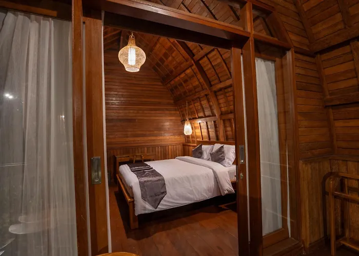 Puri Lumbung 3*